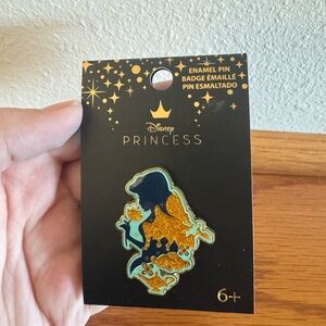 Loungefly Disney Princess Pin - Blue and Gold Aladdin